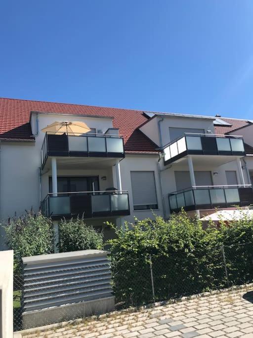 Appartement Feucht -Bhf 5 Min - Naehe Messe Exterior photo